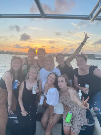 Private Sunset Boat Cruise: Sip, Sightsee & Unwind on the Water image 2
