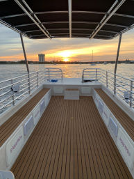Private Sunset Boat Cruise: Sip, Sightsee & Unwind on the Water image 5