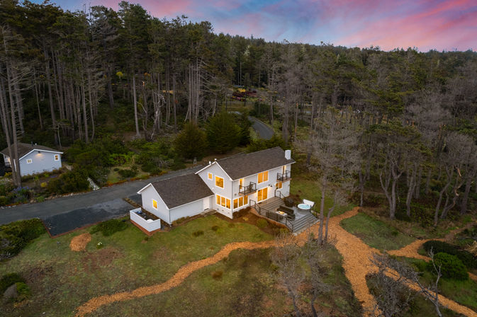 Wander Anchor Bay: Luxe 3BR Coastal Retreat in Gualala with Gym, Hot Tub & Ocean Views image 14