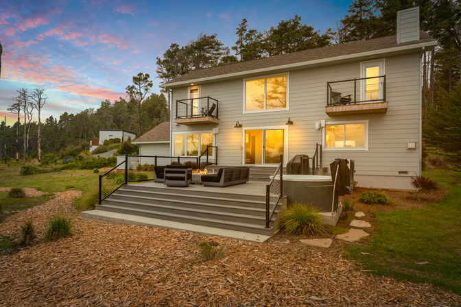 Wander Anchor Bay: Luxe 3BR Coastal Retreat in Gualala with Gym, Hot Tub & Ocean Views image 8