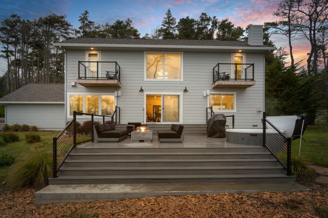 Wander Anchor Bay: Luxe 3BR Coastal Retreat in Gualala with Gym, Hot Tub & Ocean Views image 4