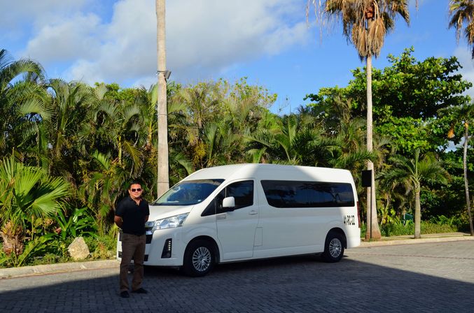 Transportation for Your Group: Airport, Tours, Nightlife & More image 1