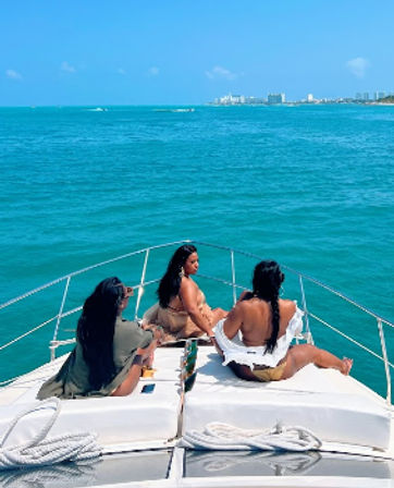 Transportation for Your Group: Airport, Tours, Nightlife & More image 14