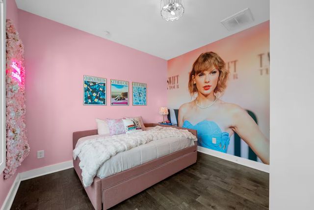 Bright 3BR East Nash Retreat: Music-Themed & 10 Minutes from Broadway image 4