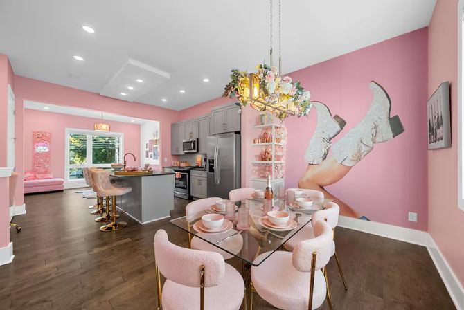 Bright 3BR East Nash Retreat: Music-Themed & 10 Minutes from Broadway image 1