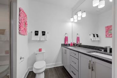 Bright 3BR East Nash Retreat: Music-Themed & 10 Minutes from Broadway image 27