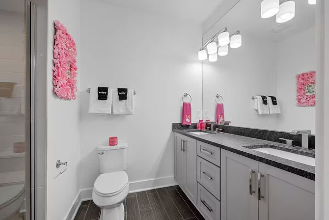 Bright 3BR East Nash Retreat: Music-Themed & 10 Minutes from Broadway image 27