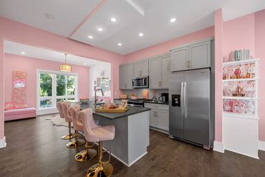 Bright 3BR East Nash Retreat: Music-Themed & 10 Minutes from Broadway image 9