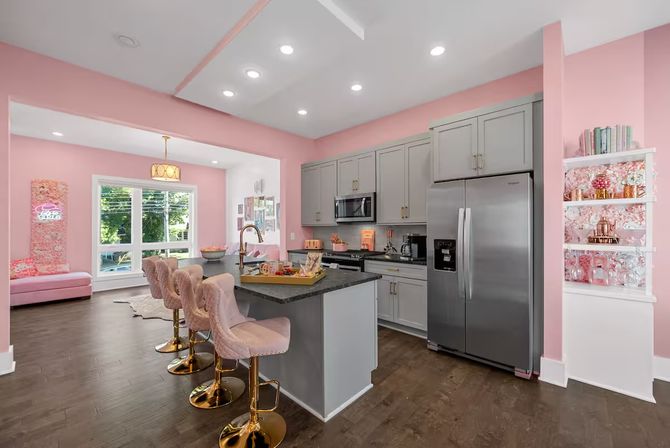 Bright 3BR East Nash Retreat: Music-Themed & 10 Minutes from Broadway image 9