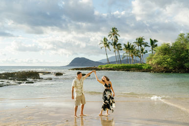 Private Honolulu Photoshoot with Flytographer image 10