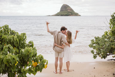 Private Honolulu Photoshoot with Flytographer image 7
