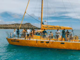 Private Friday Night Fireworks Cruise with Complimentary Drinks from Kewalo Basin Harbor (Up to 49 Passengers) image 8