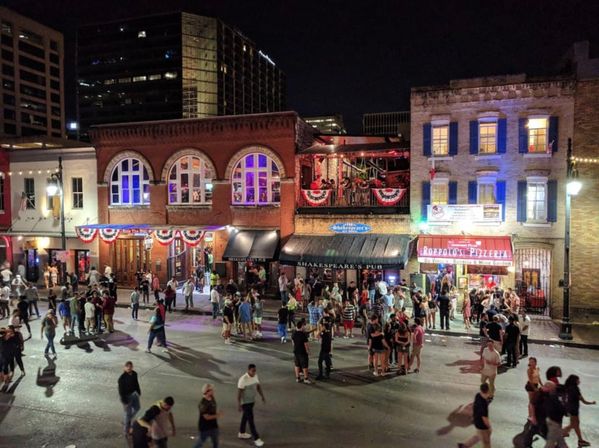 Live Music Pub Crawl in Downtown Austin image 15