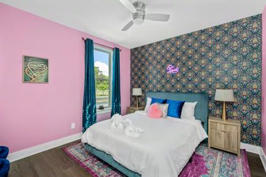 Disco Cowgirl: Rooftop Lounge + Fireplace & Minutes to Broadway image 15
