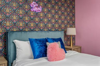 Disco Cowgirl: Rooftop Lounge + Fireplace & Minutes to Broadway image 18