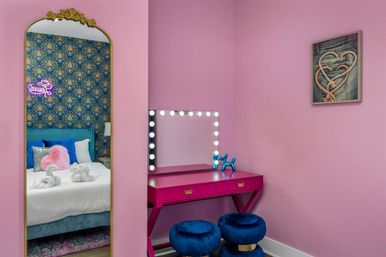 Disco Cowgirl: Rooftop Lounge + Fireplace & Minutes to Broadway image 17