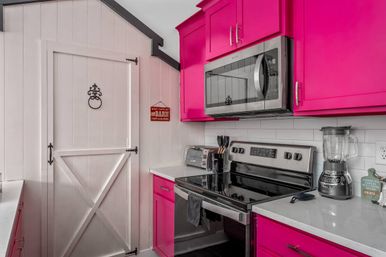 Disco Cowgirl: Rooftop Lounge + Fireplace & Minutes to Broadway image 12