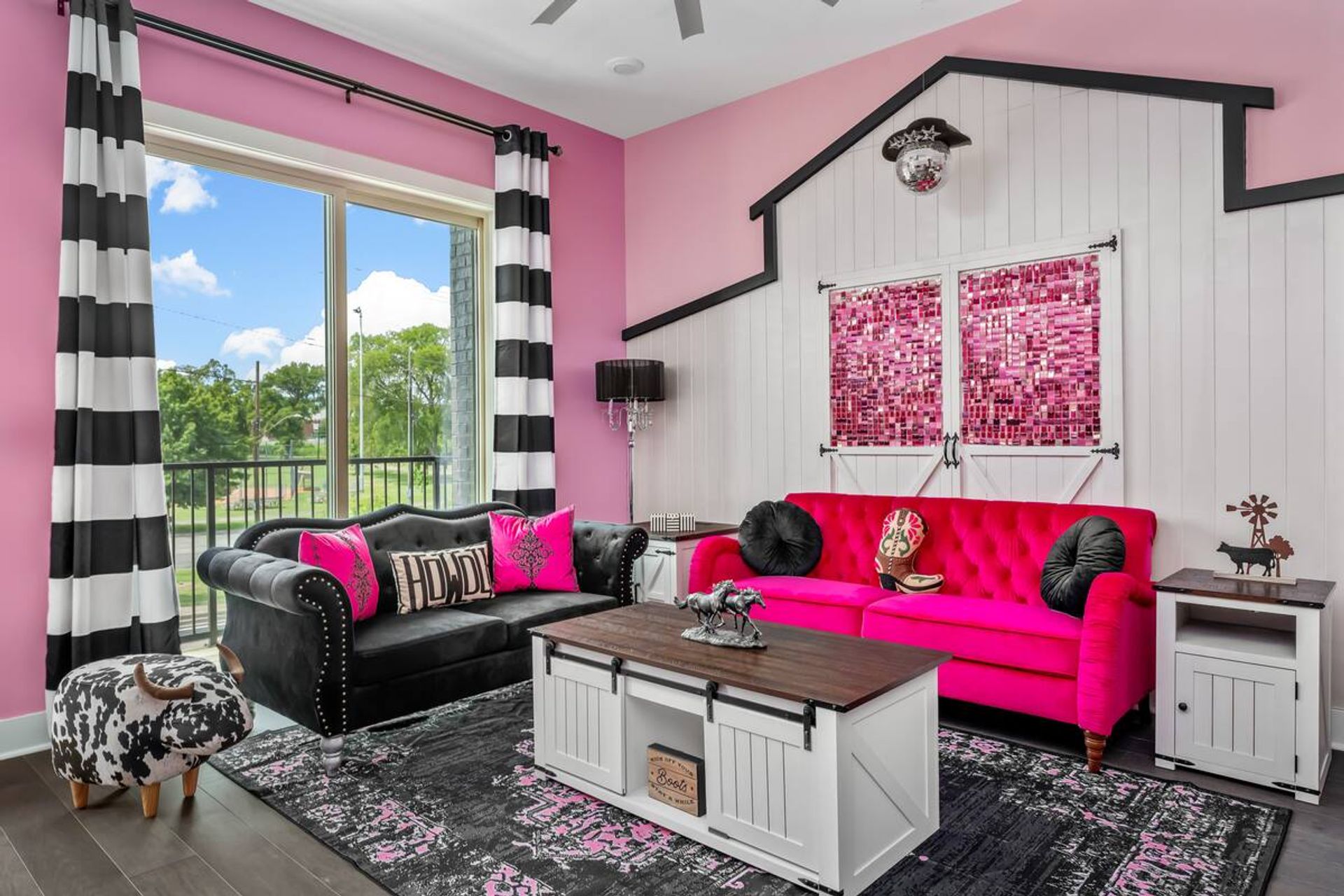 Disco Cowgirl: Rooftop Lounge + Fireplace & Minutes to Broadway image 2