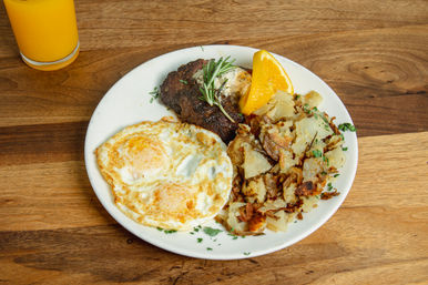 Brunch, Bubbly + a 2lb Cinnamon Roll? Yes Please! image 28