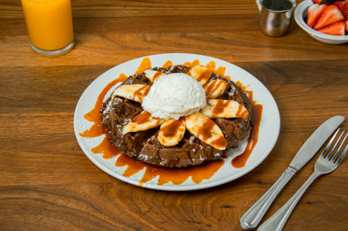 Brunch, Bubbly + a 2lb Cinnamon Roll? Yes Please! image 34