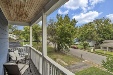 The Bluebelle East Nashville: CMA Ready Monthly Rental image 22