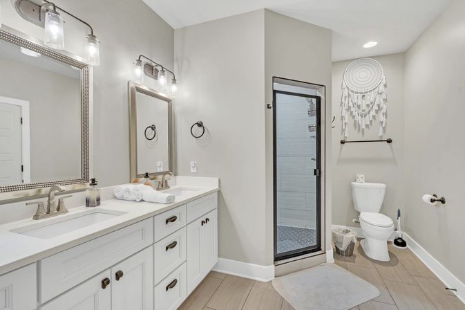 The Bluebelle East Nashville: CMA Ready Monthly Rental image 19