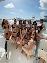 Private Luxury Yacht Experience aboard Pristine 55’ Fairline with complimentary Champagne ***Stewardess and Captain*** image 10