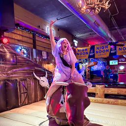 Boozy Boot-Scootin' Bliss: Nashville's Ultimate Pub Crawl Extravaganza with Games, Giggles, & Freebies Galore image