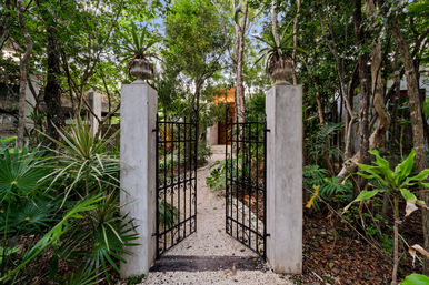 Casa Halo: Gated Luxury Villa with Pool, Sonos Sound System & Dedicated Staff image 67