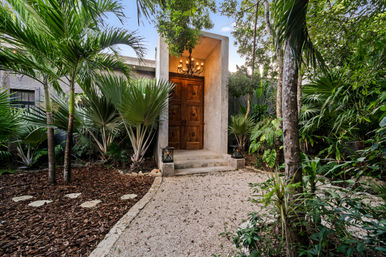 Casa Halo: Gated Luxury Villa with Pool, Sonos Sound System & Dedicated Staff image 1