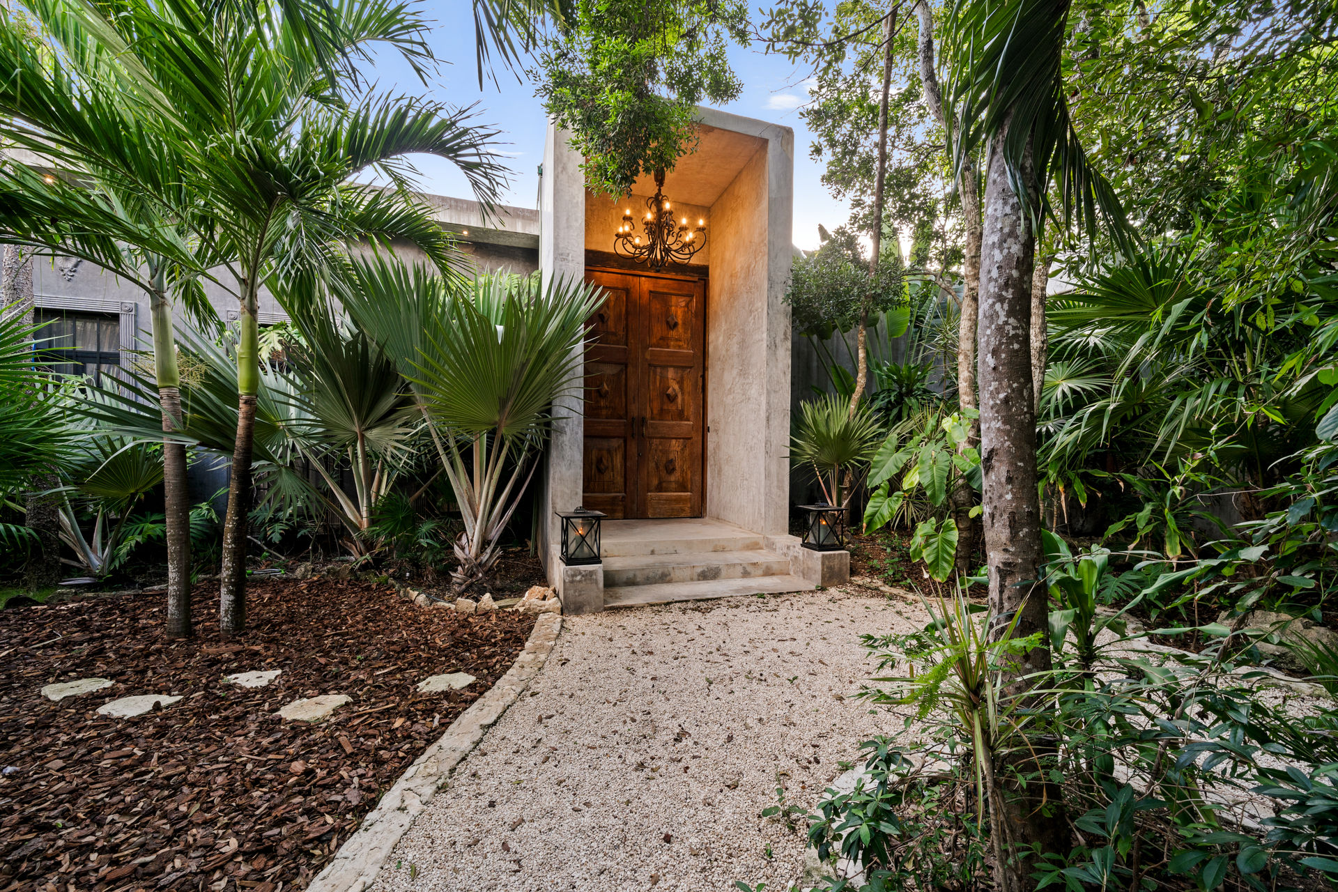 Casa Halo: Gated Luxury Villa with Pool, Sonos Sound System & Dedicated Staff image 1