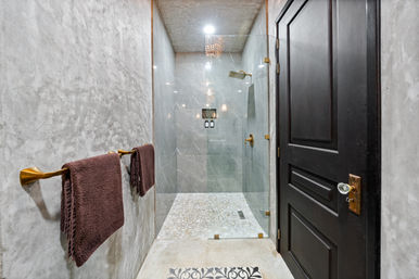 Casa Halo: Gated Luxury Villa with Pool, Sonos Sound System & Dedicated Staff image 43