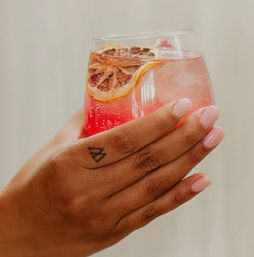 Cocktails on Wheels: The Wandering Wagon Mobile Bar Service image 3