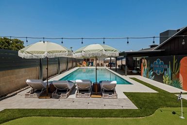 Scottsdale Social Club in Old Town: Features Outdoor Games, Large Heated Pool & More image 8