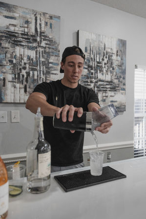 Mobile Bartender Service: Affordable & Professional for the Best Party image 3