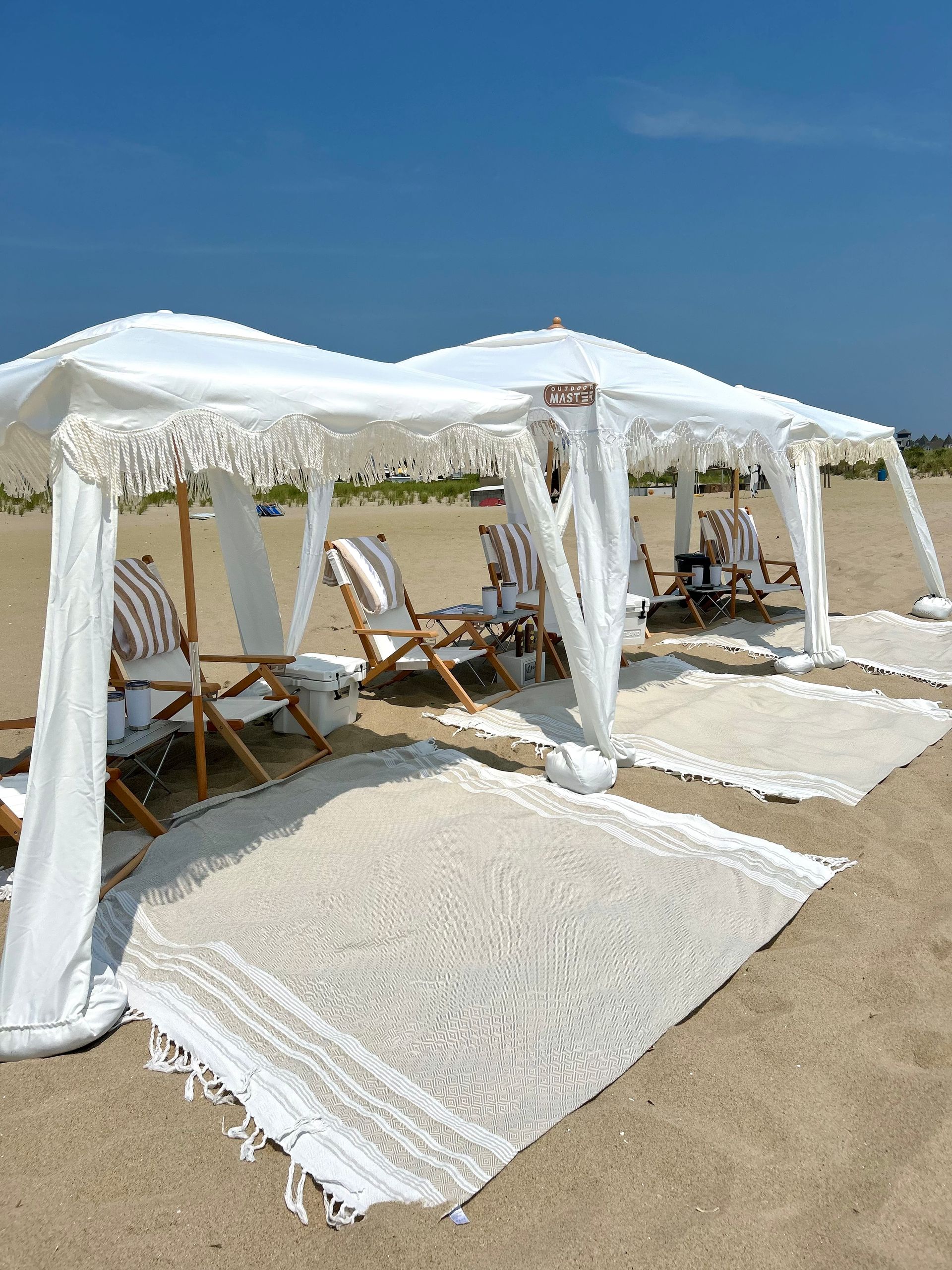 Luxury Beach Set-Ups: Elevate Your Beach Day Celebration image 2