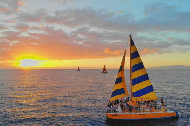 Private Honolulu Sunset Sail at Kewalo Basin Harbor with Complimentary Drinks (Up to 49 Passengers) image 5