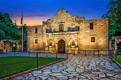 Scenic San Antonio Night Tour with Riverwalk Boat Cruise image 4