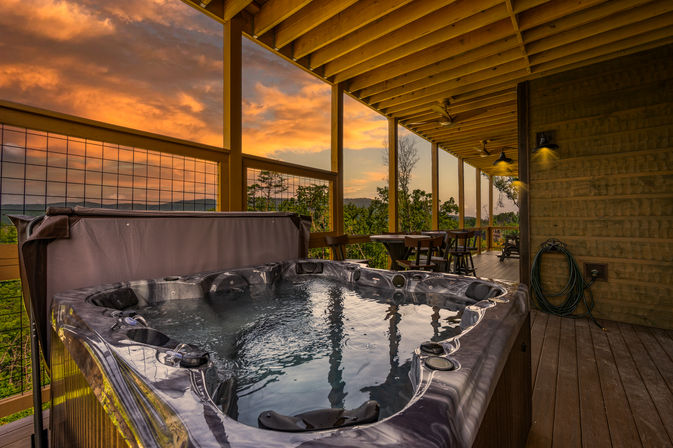 Hawk's Hollow: Golf Sim, Theater, Pool & Hot Tub image 8