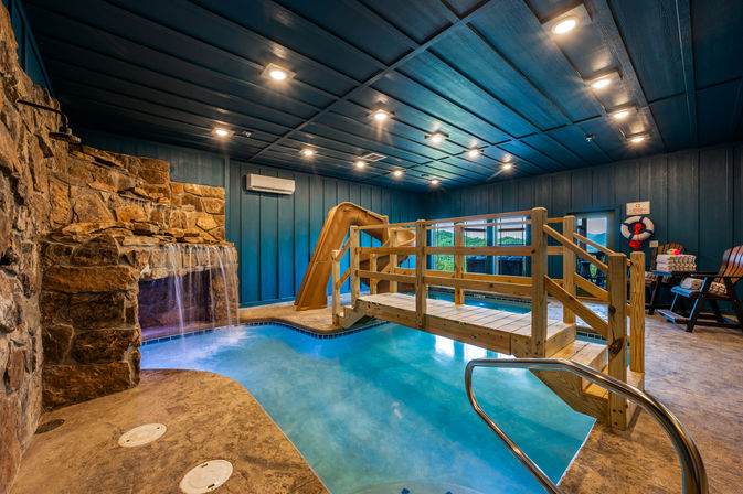Hawk's Hollow: Golf Sim, Theater, Pool & Hot Tub image 12