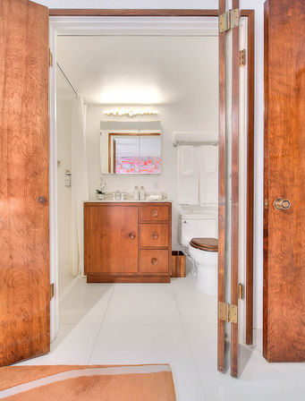 The Sunset Palms: A Mid-Century Modern Oasis image 72