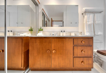 The Sunset Palms: A Mid-Century Modern Oasis image 77