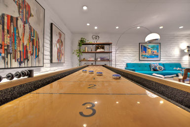 The Sunset Palms: A Mid-Century Modern Oasis image 46