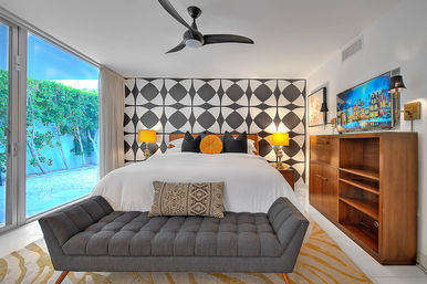 The Sunset Palms: A Mid-Century Modern Oasis image 73