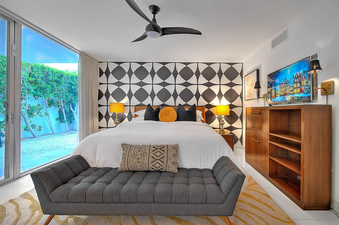 The Sunset Palms: A Mid-Century Modern Oasis image 73