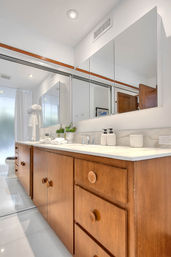 The Sunset Palms: A Mid-Century Modern Oasis image 78