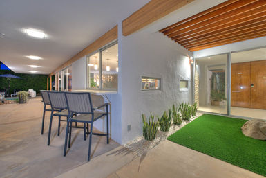The Sunset Palms: A Mid-Century Modern Oasis image 29