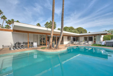 The Sunset Palms: A Mid-Century Modern Oasis image 9