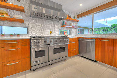 The Sunset Palms: A Mid-Century Modern Oasis image 41