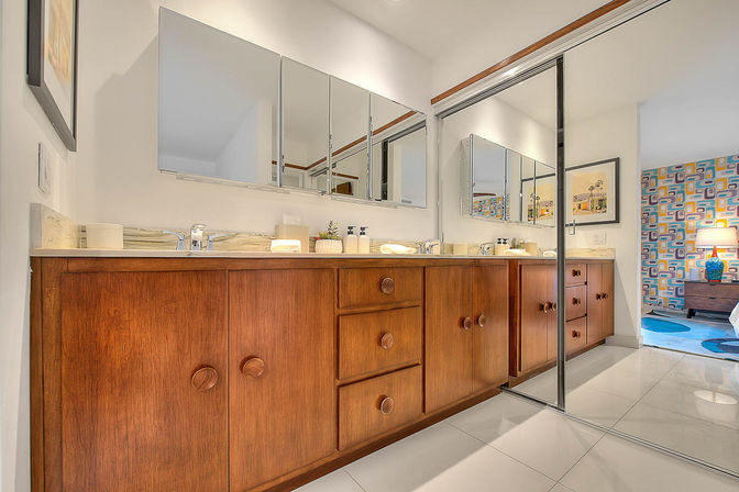 The Sunset Palms: A Mid-Century Modern Oasis image 65